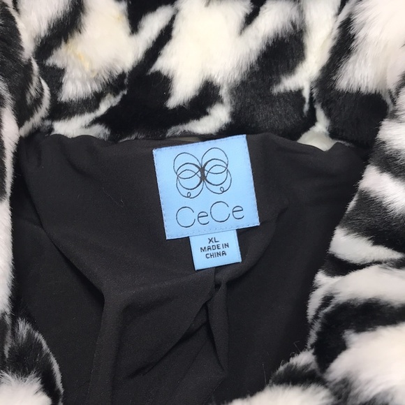 🎁CeCe by Cynthia Steffe Faux Fur Houndstooth Coat - Picture 6 of 16